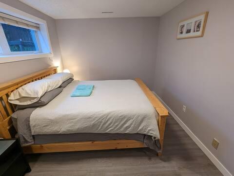 2BR Lower Suite | Shared Fenced Yard photo 18