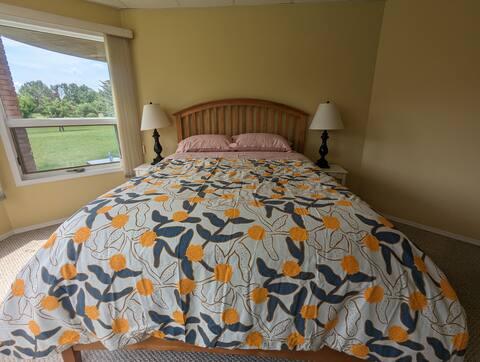 Countryside 2BR Retreat | Mountain Views photo 17