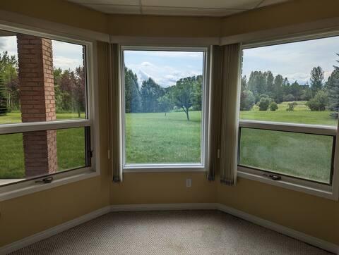 Countryside 2BR Retreat | Mountain Views photo 19